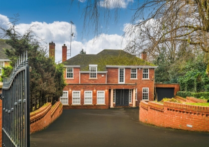 7 Rookwood Drive, Wightwick