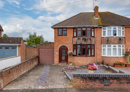 77 Wombourne Park, Wombourne