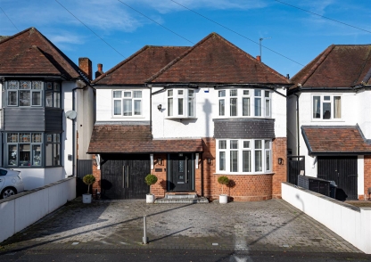 16 Knights Avenue, Tettenhall, Wolverhampton, WV6 9QA