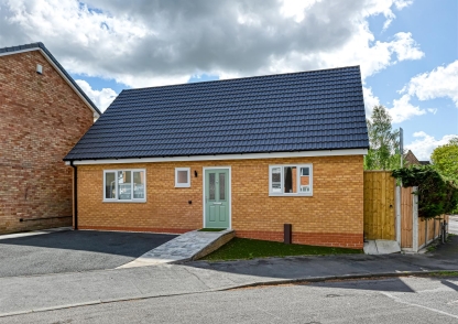 16 Redford Drive, Albrighton, WV7 3DE