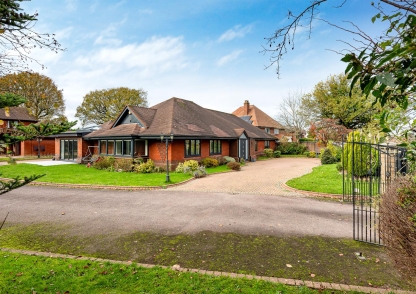 22 Yew Tree Lane, Tettenhall, Wolverhampton, WV6 8UF