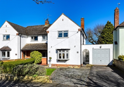 6 Queens Gardens, Codsall, Wolverhampton, WV8 2EP