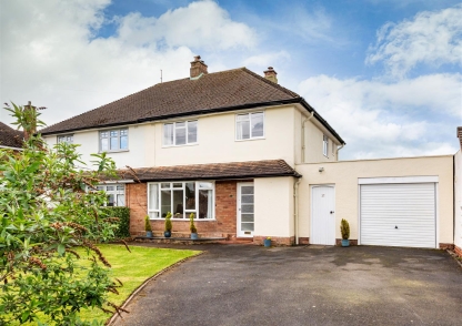 27 Queens Gardens, Codsall, Wolverhampton, WV8 2EP