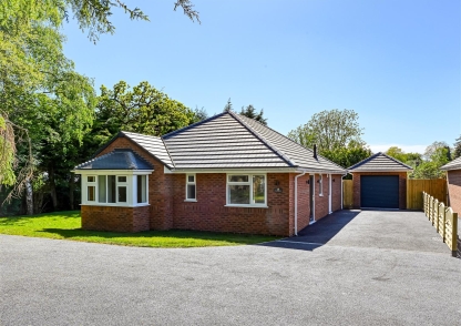 19 Swallowdale, Wightwick, Wolverhampton, WV6 8DT