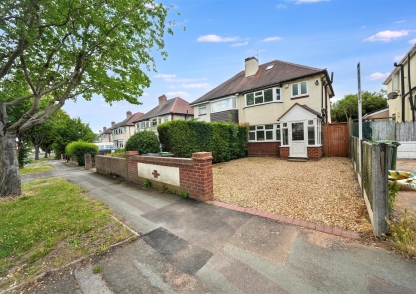 105 Green Lane, Claregate, Wolverhampton, WV6 9HB