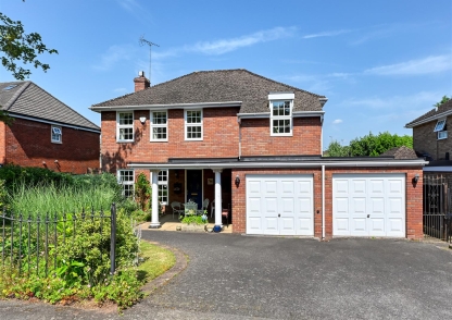 15 Rookwood Drive, Wightwick, Wolverhampton, WV6 8DG