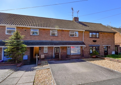 156 Westacre Crescent, Finchfield, Wolverhampton, WV3 9AZ