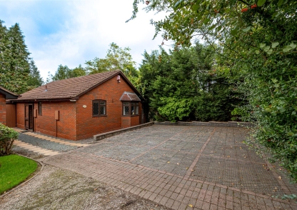35 Finchdene Grove, Finchfield, Wolverhampton, WV3 8BG